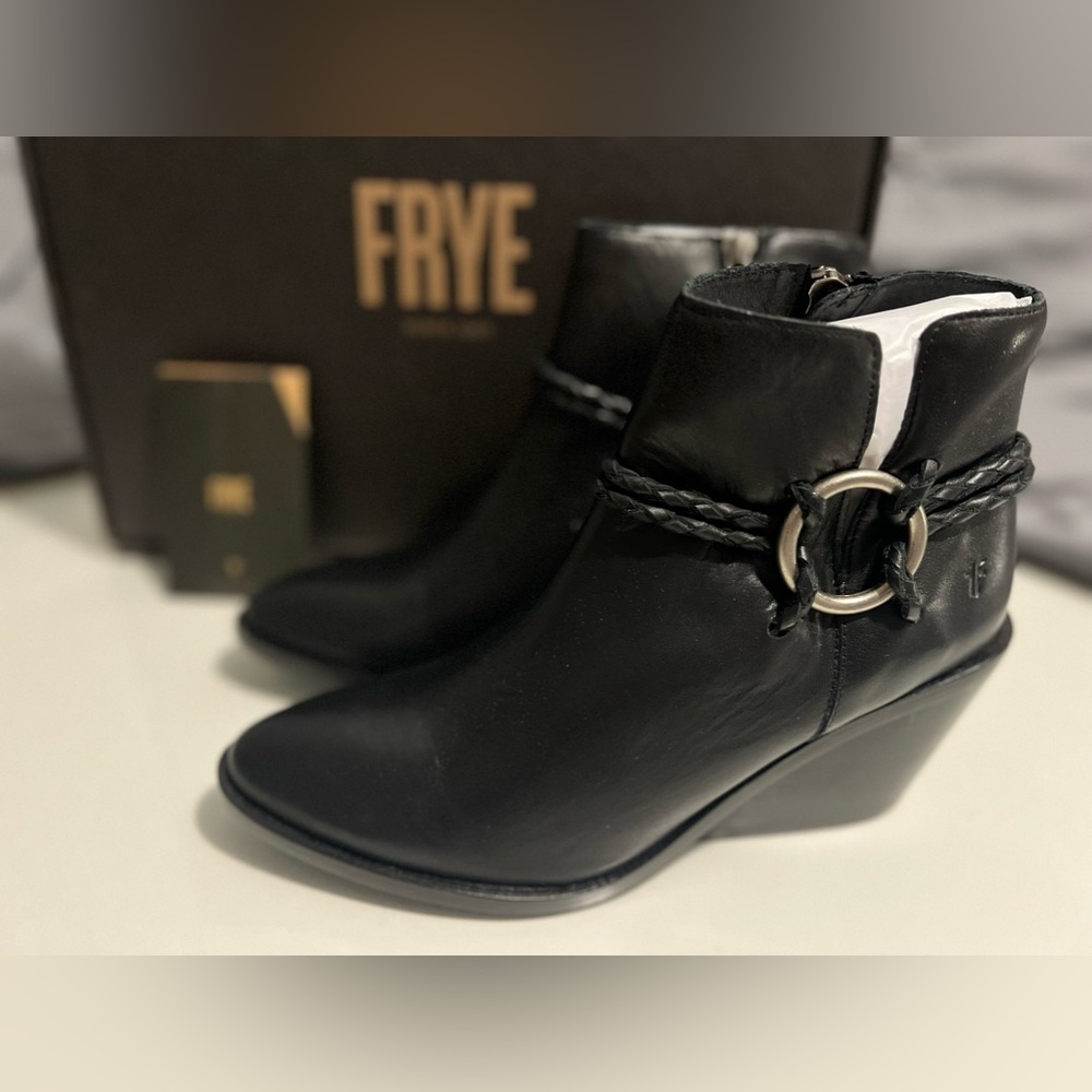NIB FRYE Serena Braided Harness Black Leather Ankle Boot Size 8.5 M